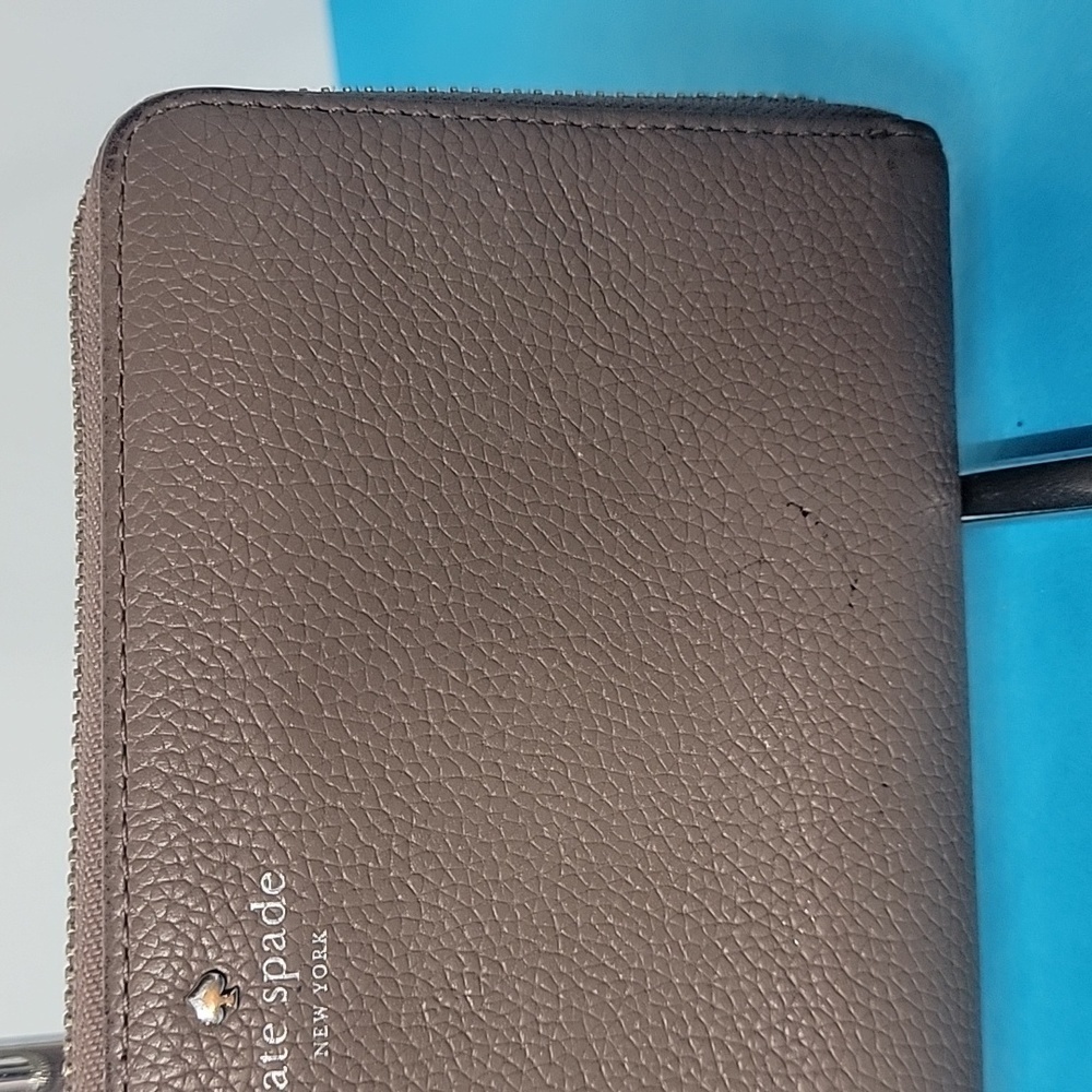 KATE SPADE Taupe Larchmont Avenue Neda  Zip Around Pebbled Leather Wallet - Picture 3 of 12